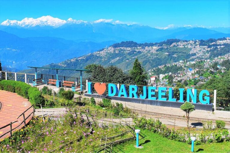 How To Reach Darjeeling From Lucknow