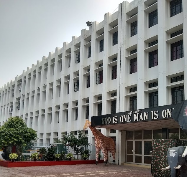 How Many Branches of CMS in Lucknow