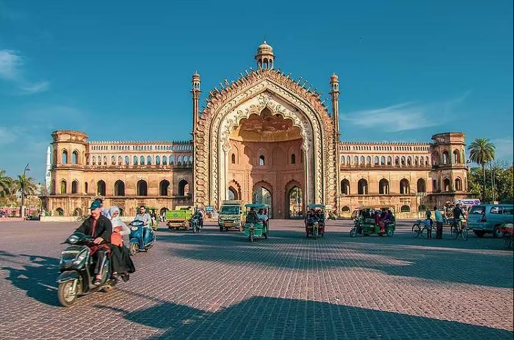 rumi darwaza